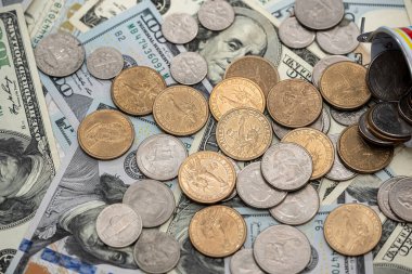 Dolarları ve paraları kapatın.