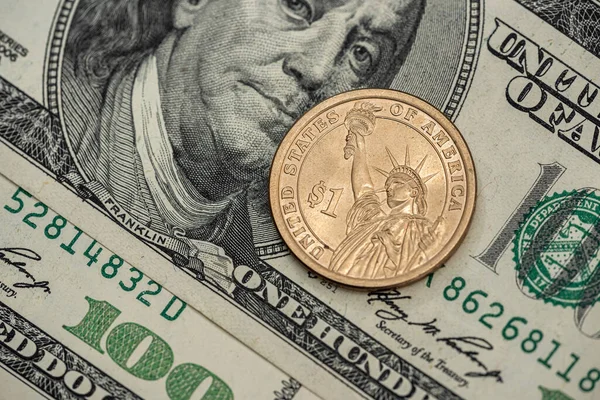 Dolarları ve paraları kapatın.