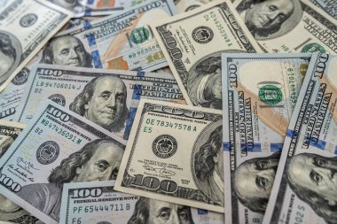 Amerikan parası yığını Tasarım için 100 dolarlık banknotlar