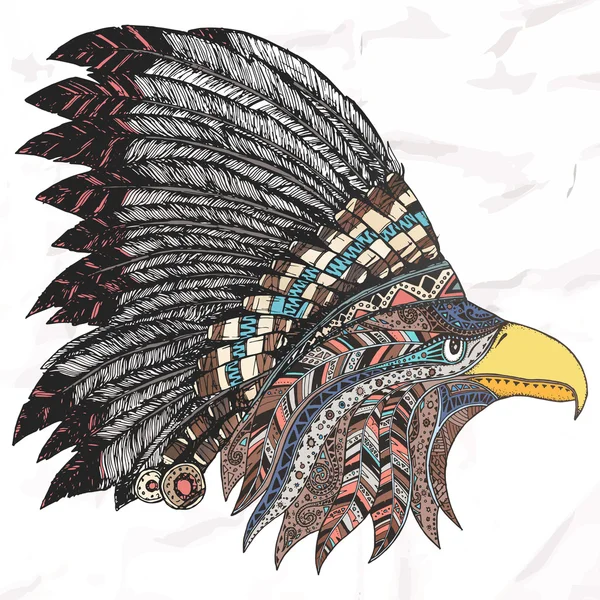 Águila en tocado tribal emplumado . — Vector de stock