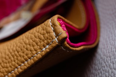 El çantası Kavşağı.