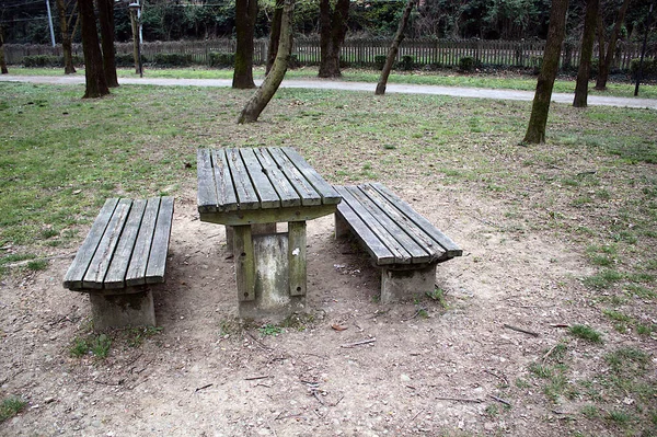 Table Bancs Dans Parc — Photo