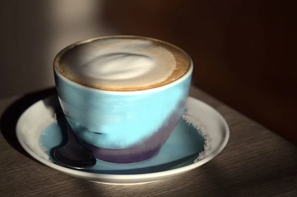 Eine Tasse Hausgemachten Cappuccino — Stockfoto