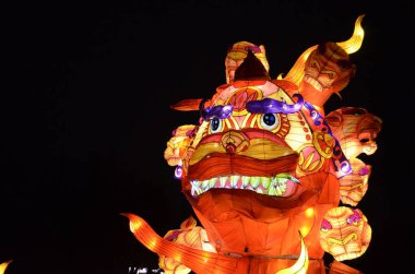 Kyiv, 2021: Çin 'in büyük fenerleri, Ejderha.