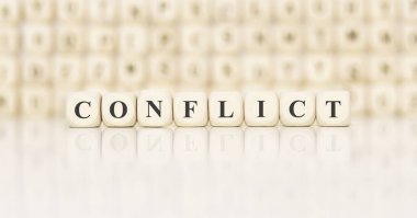 Sözcük çatışması ahşap yapı taşlarıyla yapıldı