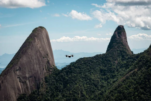 Rio de Janeiro şehrindeki Serra dos Orgaos 'un insansız hava aracı görüntüsü