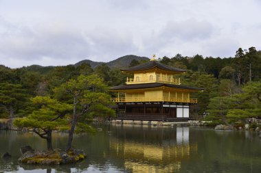 Altın köşk Tapınağı