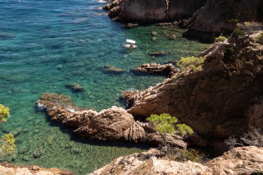 Kosta Brava 'da kayıklı Rocky Koyu, Tossa de Mar, İspanya