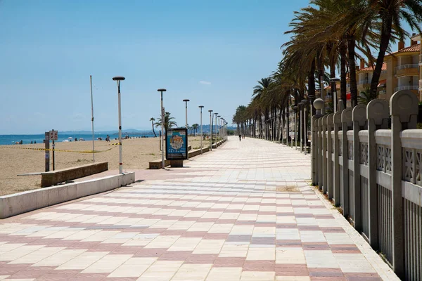 Calafell Avlusu, Costa Dorada, İspanya kıyıları.