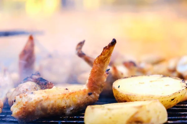 Szabadban Barbecue Bbq Grillezés Burgonya Szakács — Stock Fotó