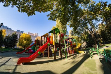 Çocukluk oyun parkı, eğlence eğlencesi, oyun. çocuk plastiği