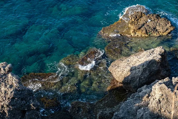 Морской Океанский Пляж Волнами Брызгами Штормовая Пена — стоковое фото