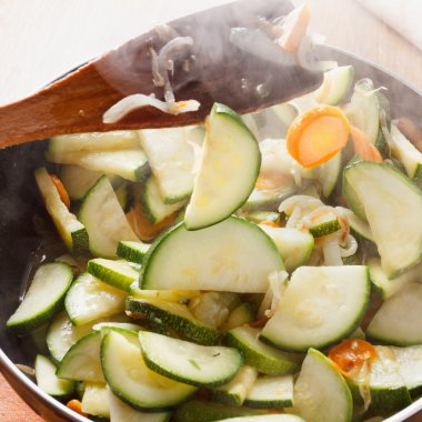 Kızarmış kabak yemek