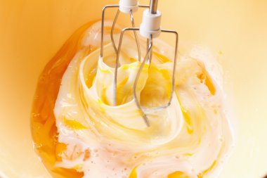 Yemek, Çırpma yumurta karıştırıcı