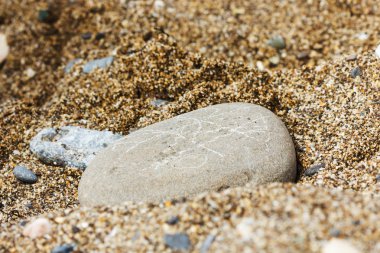 Tic Tac Toe oyun çakıl taşları üzerinde boyalı rakam