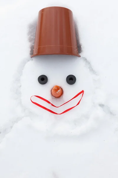 Weihnachtsschneemann statt Hände mit Handschuhen — Stockfoto