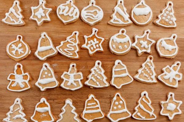Weihnachten hausgemachte Glasur Muster festliche Lebkuchen. — Stockfoto