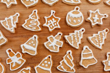 Noel ev yapımı sır desen şenlikli gingerbread. 