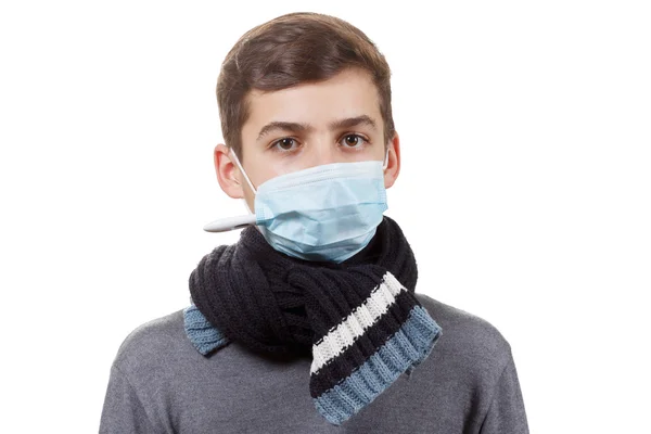 온도계 의료 시험 인 두와 편도 소년 — 스톡 사진