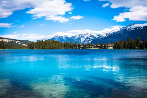 Lac Beauvert en el Jasper Park Lodge Canadá Fotos De Stock Sin Royalties Gratis