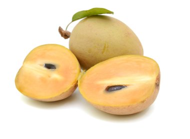 izole üzerinde beyaz arka plan ile taze sapodilla bırakır