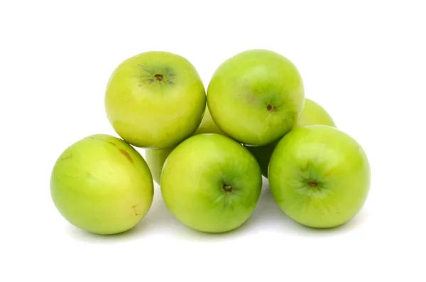 Groene Jujube of Monkey appel geïsoleerd op witte achtergrond — Stockfoto