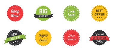 Farklı renk indirimli çıkartmalar. Beyaz arkaplanda yalıtılmış etiketler var. Modern yuvarlak şekillerde indirimler. Reklam indirimleri için illüstrasyon