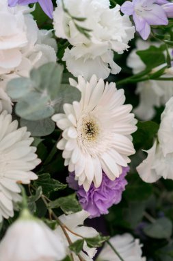 Düğün çiçekleri aranjmanlarını kapatın..