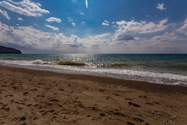 Sahilde güzel dalgalar.