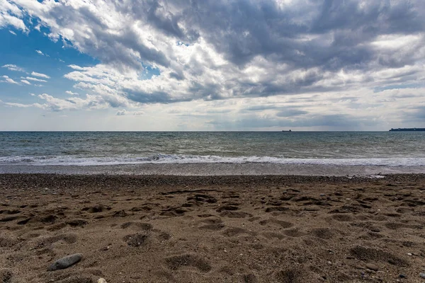 Landschap Zee Met Wolken Boven Het Wateroppervlak — Stockfoto