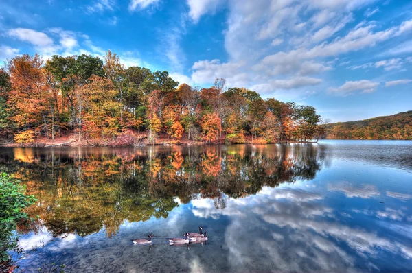 Outono no corvo loch — Fotografia de Stock