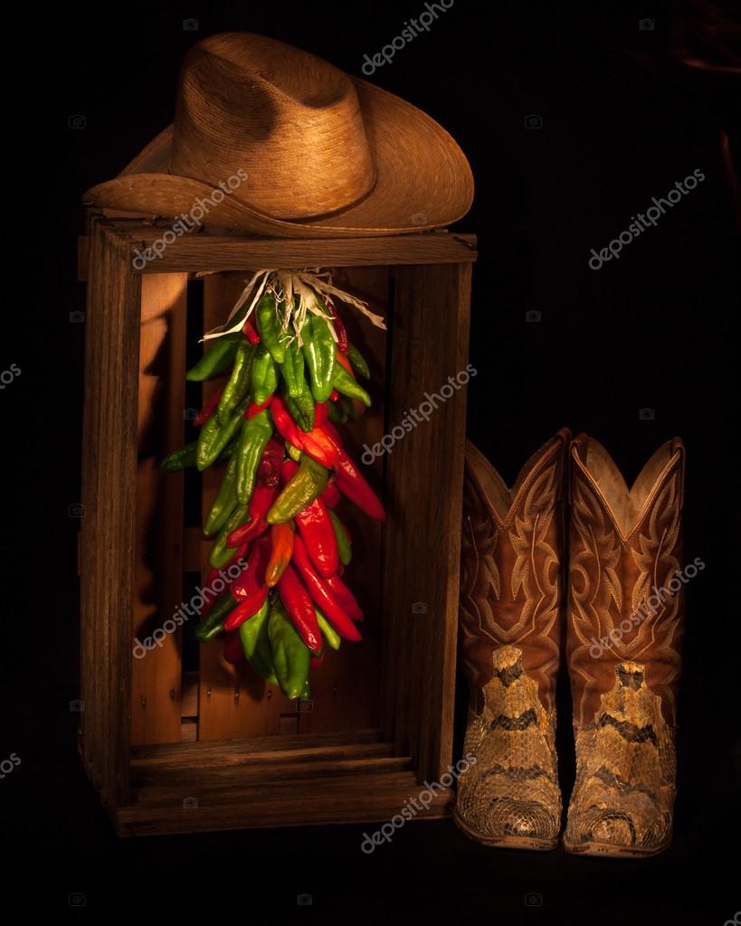 Cowboy-Schrank mit Stiefel und Hut — Stockfoto © Photizophotography ... Cowboy-Schrank mit Stiefel und Hut — Stockfoto © Photizophotography ...