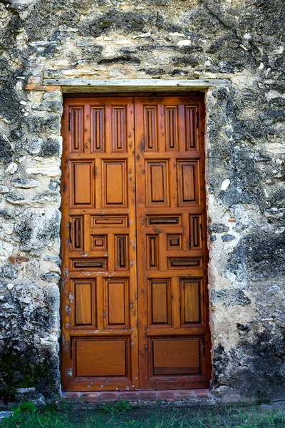 Portes de mission en bois décorées — Photo