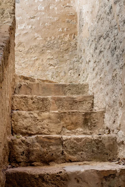 Escalier en pierre dans la vieille mission — Photo