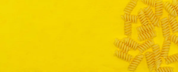 Pasta Isolada Fundo Amarelo Fechar Com Espaço Branco Para Seu — Fotografia de Stock