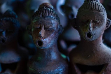 Turistlere satılmak üzere kilden yapılmış küçük bir hatıra.