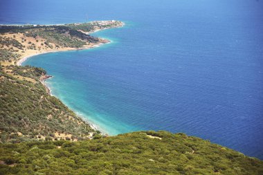 Athena Tapınağı 'ndaki Antik Şehir' in tepesinden sahil şeridi manzarası 