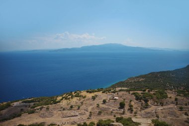 Athena Tapınağı. Eski Assos şehrindeki Athena Tapınağı 'nın kalıntıları. Behramkale, Canakkale, Türkiye 
