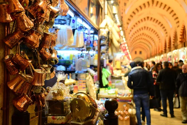 Istanbul Turkey March 2019 People Walking Shopping Spice Bazaar Misir — Stock Photo, Image