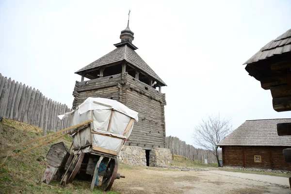 哥萨克人在乌克兰的Zaporozhye Sich建造了木制城堡 Zaporozhye的Khortitsa岛上的中世纪教堂 — 图库照片