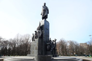 UKRAINE, KHARKIV - 29 Mart 2019: Taras Shevchenko Anıtı Dinlenme ve doğa parkı Shevchenko 'dan (Ukraynalı ünlü şair ve düşünür) sonra adlandırıldı)