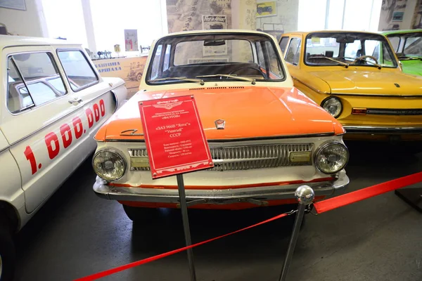 Zaporizhia Ukraine März 2019 Frontansicht Der Bunten Autos Museum Sowjetischer — Stockfoto