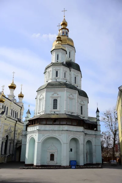 Kharkiv Ukraine 2019年3月29日 聖ポクロフスキー修道院とポクロフスキー大聖堂の同じ名前 ウクライナのハリコフ — ストック写真
