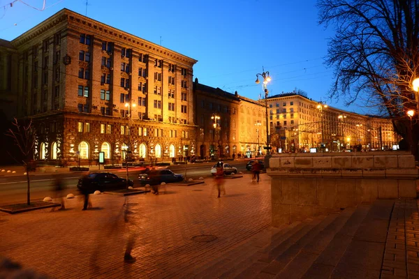 Ουκρανία Kiyv Απριλιου 2019 Οδός Khreshchatyk Νύχτα Και Κτίριο Ενός — Φωτογραφία Αρχείου