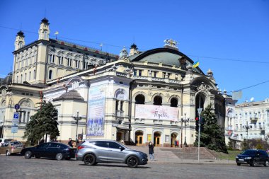 KYIV, UKRAINE - 5 Nisan 2019: Kyiv Opera ve Bale Tiyatrosu (1867). Kyiv Opera ve Bale Tiyatrosu adını Taras Shevchenko 'dan almıştır..