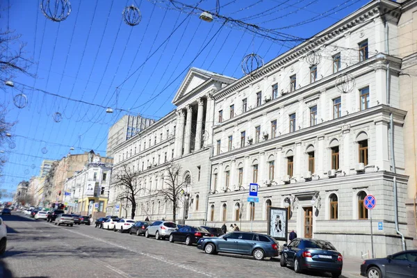 우크라 Kiyv April 2019 키예프 도로의 각도보기 크레스 거리와 — 스톡 사진