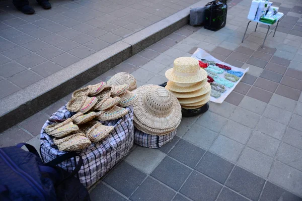 Kyiv Ucrania Abril 2019 Vendedores Ambulantes Calle Volodymyrska Frente Puerta — Foto de Stock