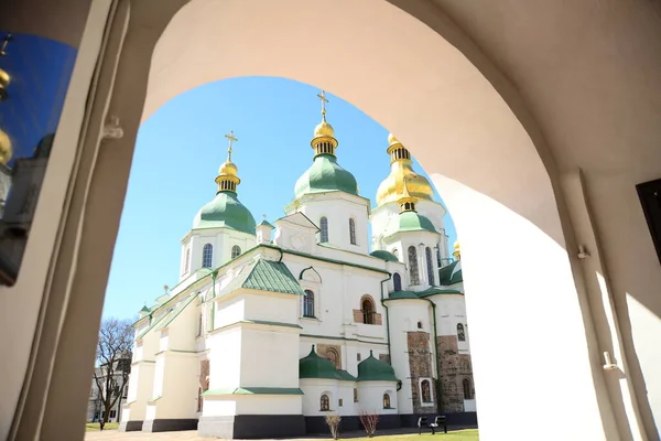 Kyiv Ucraina Aprile 2019 Cupole Verdi Dorate Della Cattedrale Santa — Foto Stock