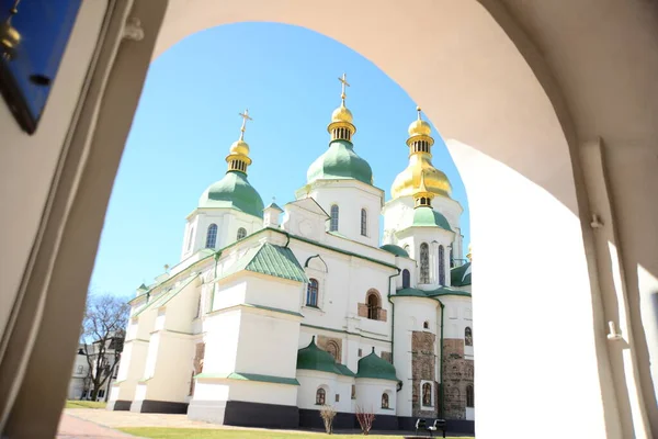 Kyiv Ukraine April 2019 Gröna Och Gyllene Domäner Sophia Cathedral — Stockfoto