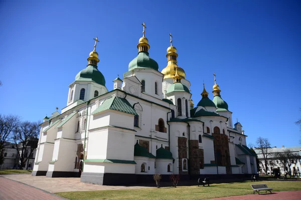 Kyiv Ucraina Aprile 2019 Cupole Verdi Dorate Della Cattedrale Santa — Foto Stock